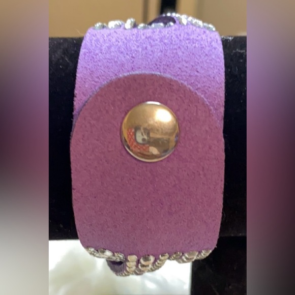 🔥🔥🔥 Gorgeous Purple Bedazzled SnapBack Bracelet! - Picture 2 of 2